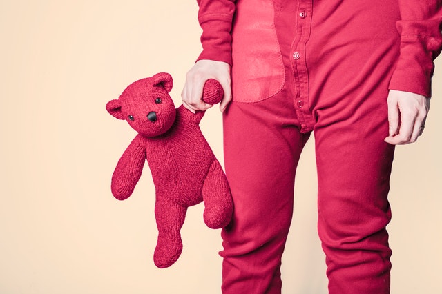 ours en rose rouge